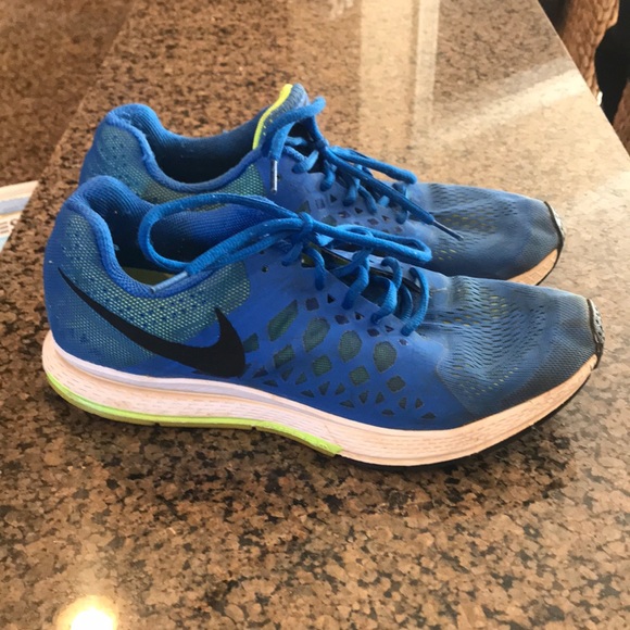 size 9 men's tennis shoes